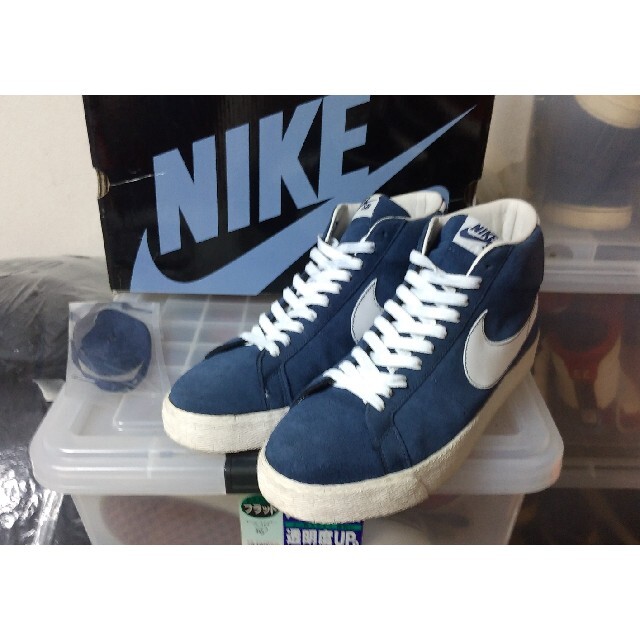 NIKE(ナイキ)の美品 元箱 替紐 付属 NIKE SB ZOOM BLAZER MID 28cm メンズの靴/シューズ(スニーカー)の商品写真