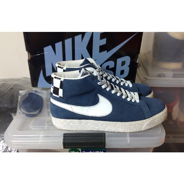 NIKE(ナイキ)の美品 元箱 替紐 付属 NIKE SB ZOOM BLAZER MID 28cm メンズの靴/シューズ(スニーカー)の商品写真