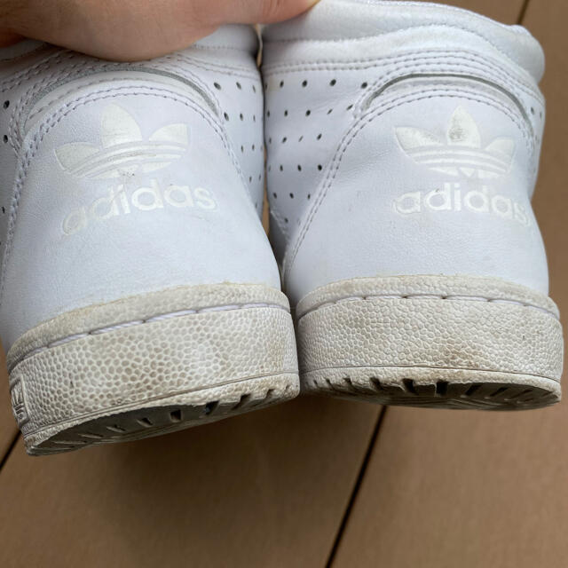 adidas(アディダス)のadidas スニーカー　ハイカット　白 レディースの靴/シューズ(スニーカー)の商品写真