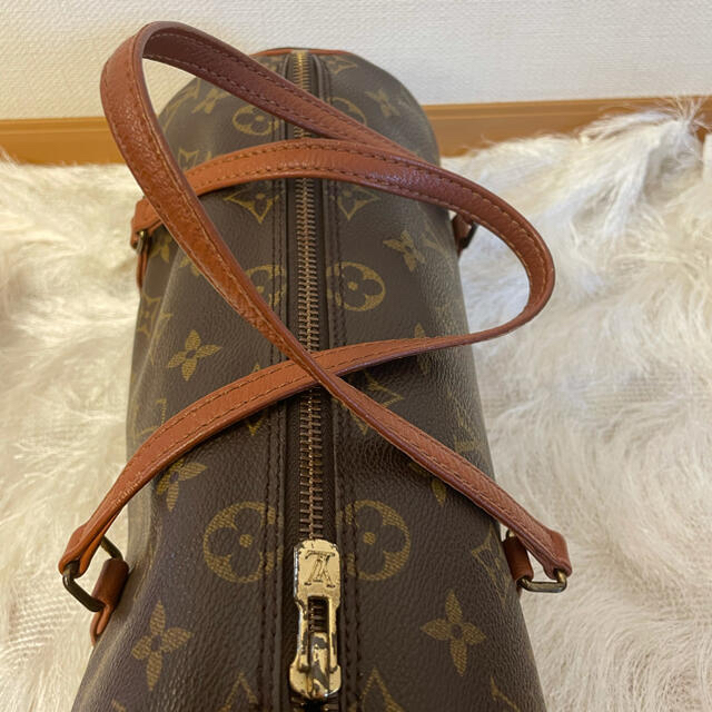 LOUIS VUITTON(ルイヴィトン)の❣️LOUIS VUITTON❣️パピヨン26❣️廃盤モノグラム❣️美品❣️ レディースのバッグ(ハンドバッグ)の商品写真