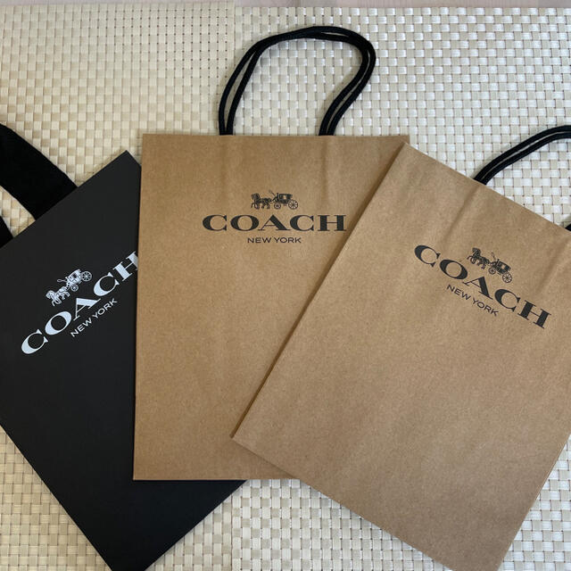 COACH(コーチ)のコーチ　紙袋　３枚セット レディースのバッグ(ショップ袋)の商品写真