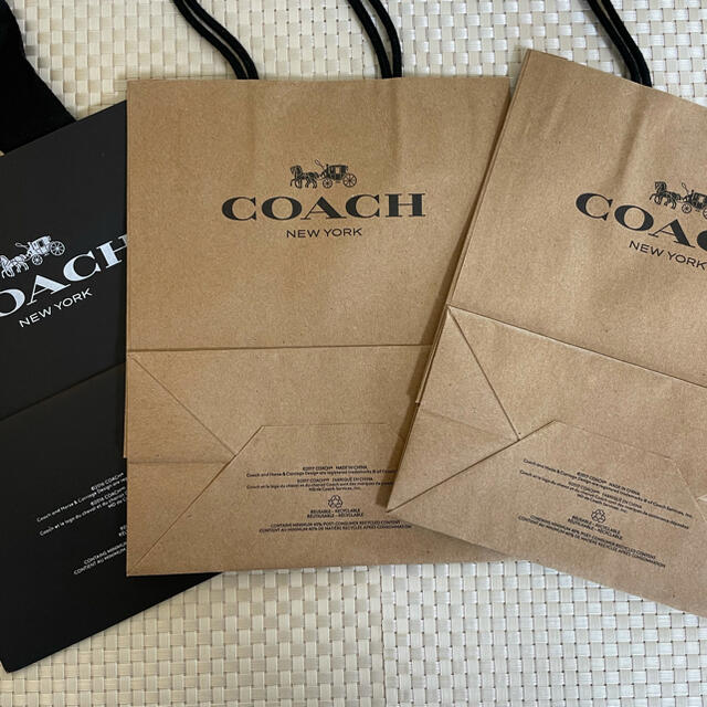 COACH(コーチ)のコーチ　紙袋　３枚セット レディースのバッグ(ショップ袋)の商品写真