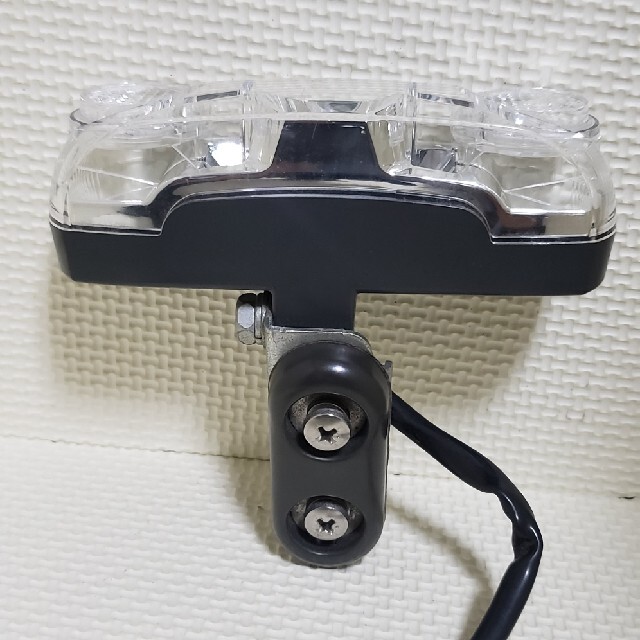 ヤマハ,ブリヂストン 電動自転車用カゴ下1灯LEDライト グレー 中古品 スポーツ/アウトドアの自転車(パーツ)の商品写真