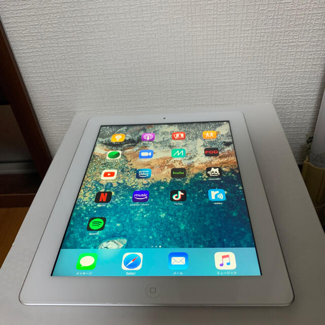 準上品Bランク　iPad4 16GB AU アイパッド　4世代