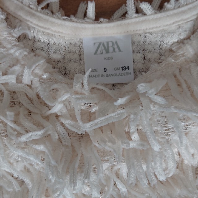 ZARA KIDS(ザラキッズ)のZARA ザラ キッズ 130 キッズ/ベビー/マタニティのキッズ服女の子用(90cm~)(Tシャツ/カットソー)の商品写真