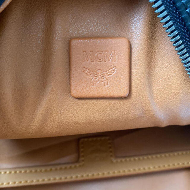 MCM - MCM エムシーエム リュック スタッズ ロゴプレート レザー