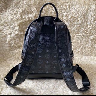 MCM - MCM エムシーエム リュック スタッズ ロゴプレート レザー