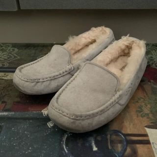 アグ(UGG)の【値下げ中¥3,900→¥1,900】UGG アンスレー　グレー　26cm(スリッポン/モカシン)