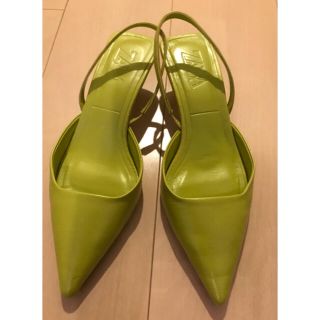 ザラ(ZARA)のZARA リアルレザーバックストラップパンプス (ハイヒール/パンプス)