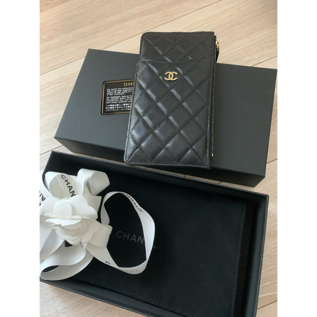 CHANEL(シャネル)のご専用！レア美品！CHANELシャネル財布フォーン&カードケース レディースのファッション小物(財布)の商品写真