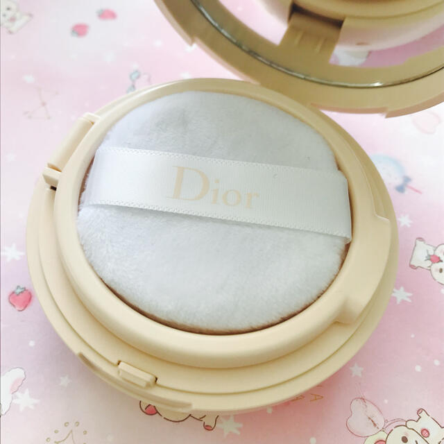 Dior(ディオール)のディオールスキンフォーエヴァークッションパウダー ライト コスメ/美容のベースメイク/化粧品(フェイスパウダー)の商品写真