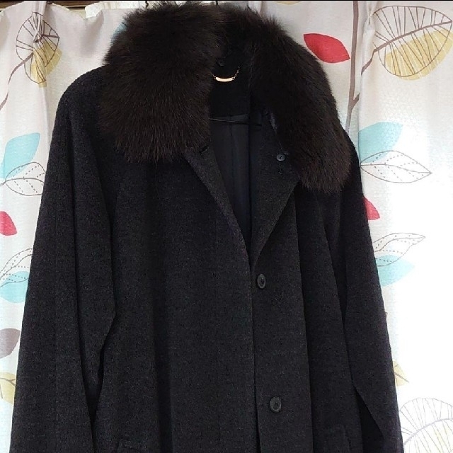 ロングコート　ファー付　アンゴラ　毛 レディースのジャケット/アウター(ロングコート)の商品写真