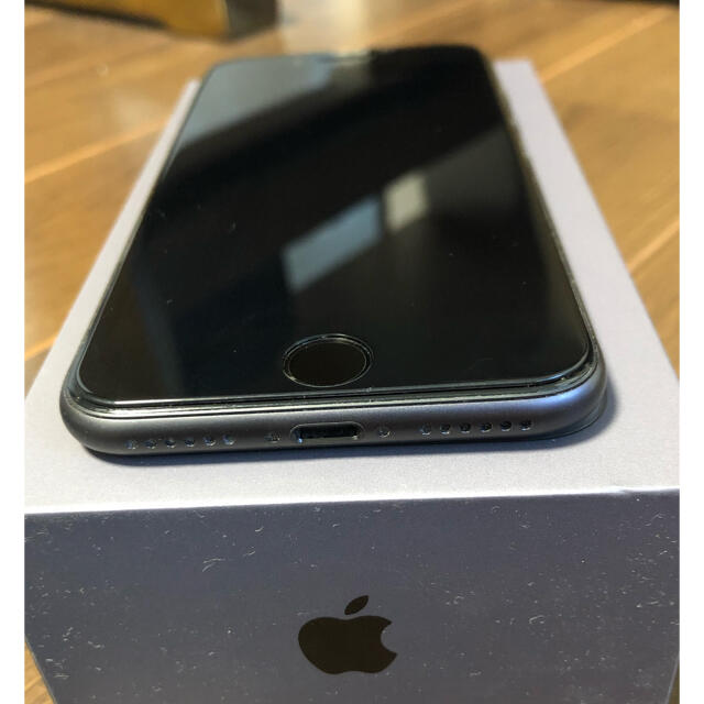 Apple(アップル)のiphone8 64GB ブラック スマホ/家電/カメラのスマートフォン/携帯電話(スマートフォン本体)の商品写真