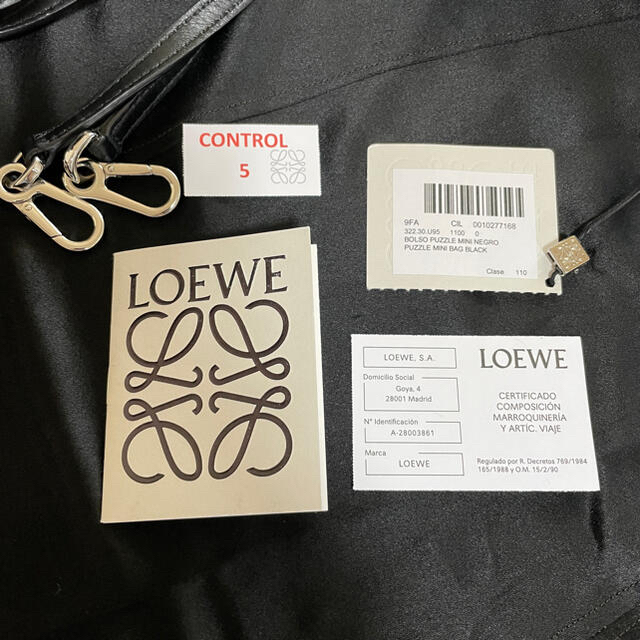 LOEWE(ロエベ)のLOEWE ロエベ パズルバッグ ミニ （クラシック カーフスキン） レディースのバッグ(ショルダーバッグ)の商品写真