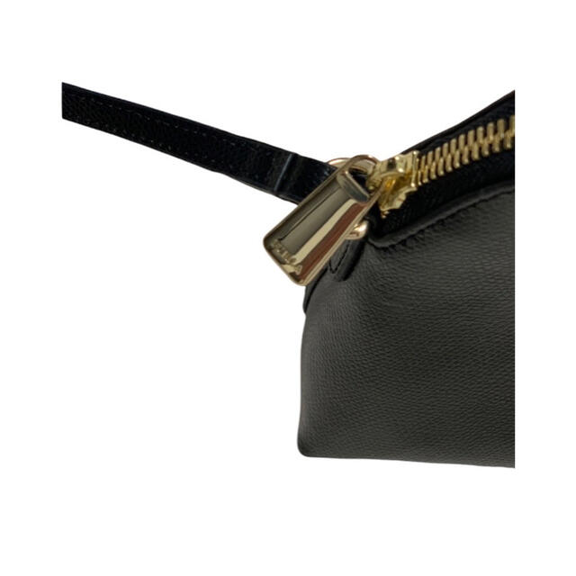 Furla(フルラ)のFURLA ショルダーバッグ ポシェット レザー 金ロゴ 黒 レディースのバッグ(ショルダーバッグ)の商品写真