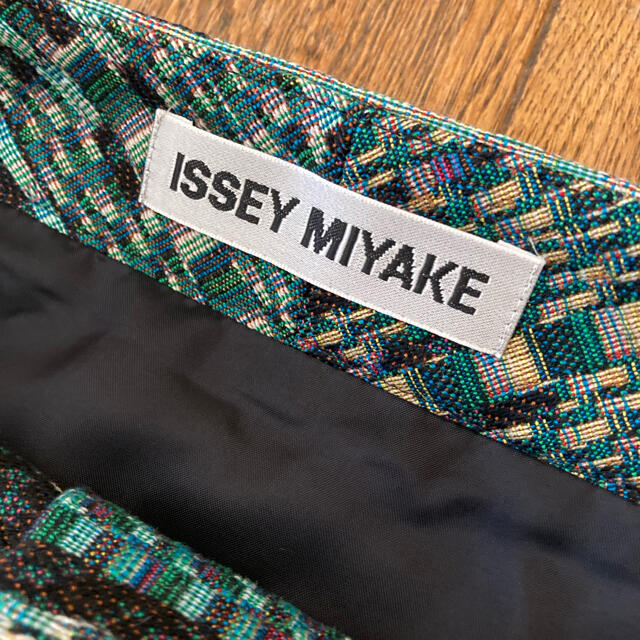 ISSEY MIYAKE(イッセイミヤケ)のISSEY MIYAKE イッセイミヤケ　スカート レディースのスカート(ひざ丈スカート)の商品写真