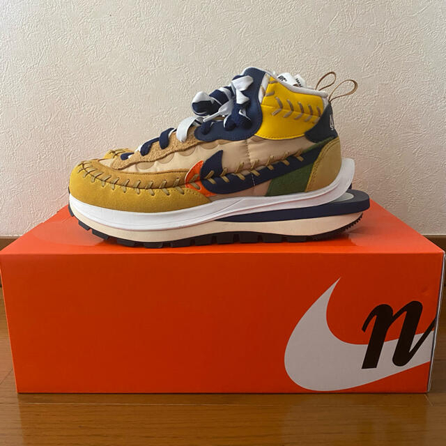 NIKE(ナイキ)の25cm NIKE Sacai ゴルチエ Vaporwaffle マルチカラー メンズの靴/シューズ(スニーカー)の商品写真