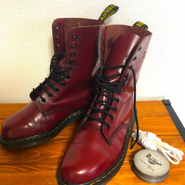 Dr.Martens 10ホール チェリーブーツ