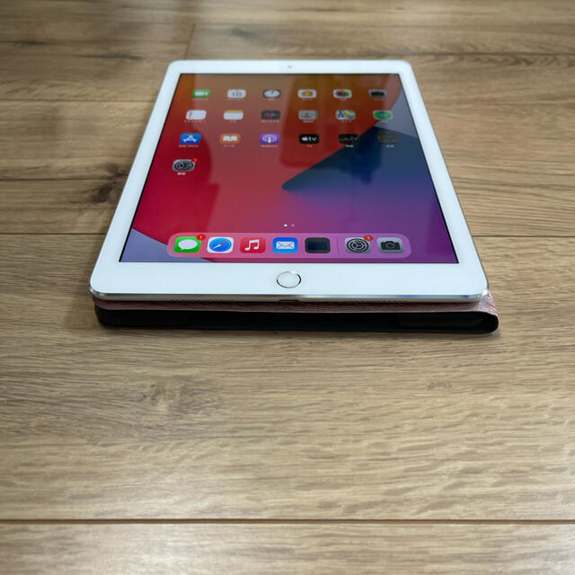 iPad(アイパッド)の★iPad pro 9.7 128GB Wi-Fi★ スマホ/家電/カメラのPC/タブレット(タブレット)の商品写真