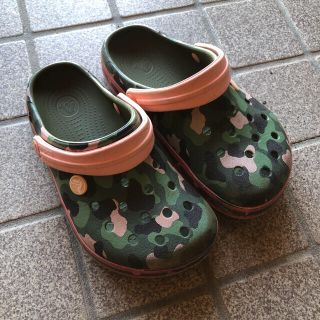 クロックス(crocs)のカモフラ柄♡クロックス サンダル(サンダル)