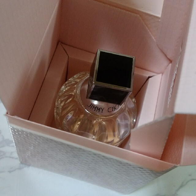 JIMMY CHOO(ジミーチュウ)のJIMMY CHOO  60ml ジミーチュウ オードトワレ　香水　 コスメ/美容の香水(香水(女性用))の商品写真