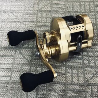 SHIMANO - 未使用品 18 カルカッタコンクエスト300 夢屋ノブ付きの通販 ...