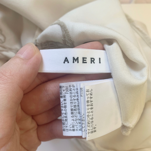 Ameri VINTAGE(アメリヴィンテージ)のAMERI LADY EMBROIDERY PUFF BLOUSE 刺繍ブラウス レディースのトップス(シャツ/ブラウス(長袖/七分))の商品写真