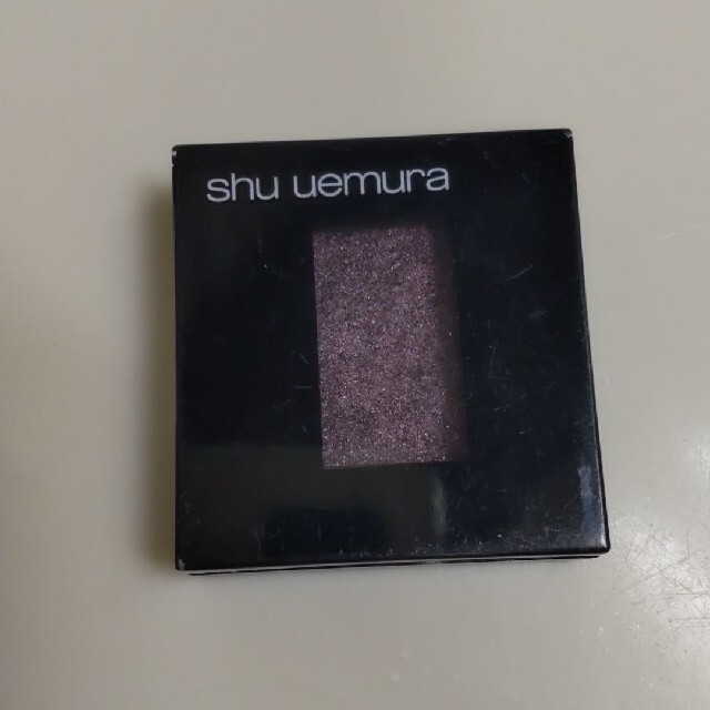 shu uemura(シュウウエムラ)のシュウ ウエムラ shu uemura 　ラメ　ダークパープル　アイシャドウ コスメ/美容のベースメイク/化粧品(アイシャドウ)の商品写真