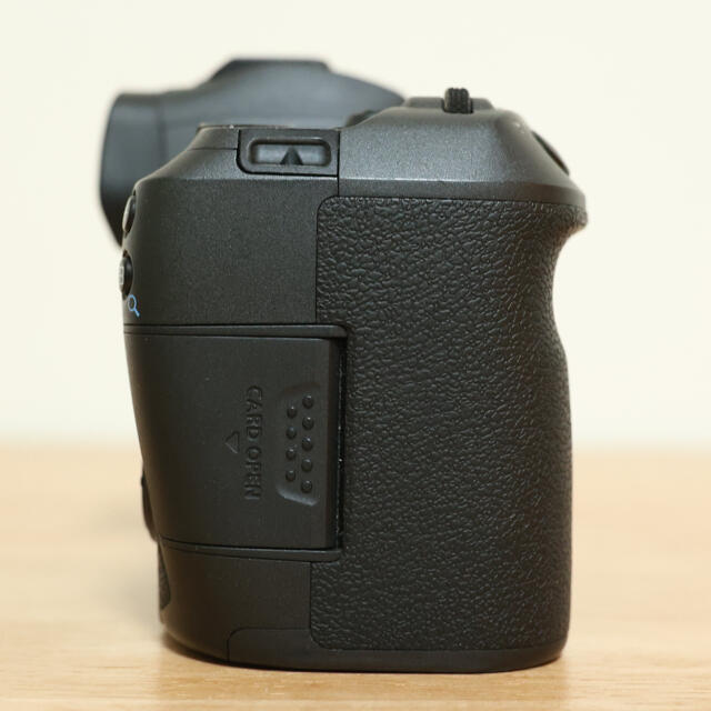 Canon(キヤノン)のCanon eosRボディ 元箱付き(S様専用) スマホ/家電/カメラのカメラ(ミラーレス一眼)の商品写真