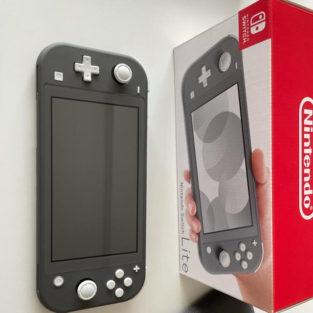 Nintendo Switch(ニンテンドースイッチ)の美品Nintendo Switch Liteグレー エンタメ/ホビーのゲームソフト/ゲーム機本体(家庭用ゲーム機本体)の商品写真