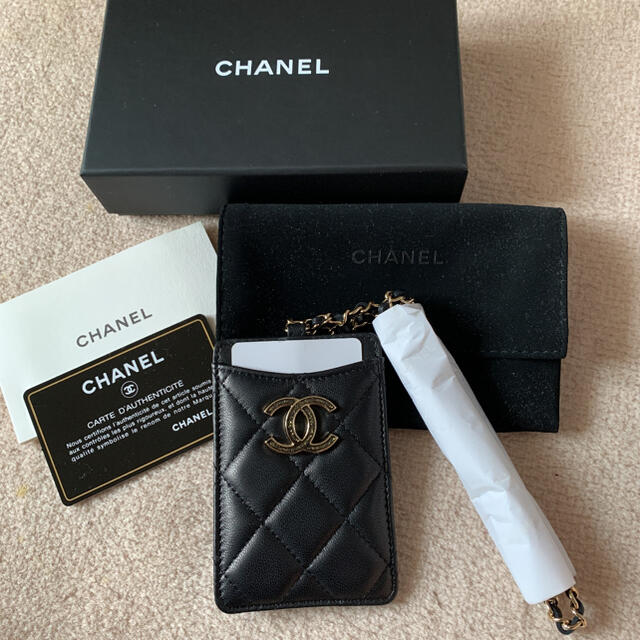 CHANEL   カードホルダー　チェーン付き　　新品未使用