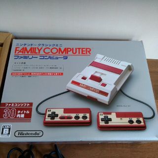 Nintendo  ニンテンドークラシックミニ ファミリーコンピュータ(家庭用ゲーム機本体)