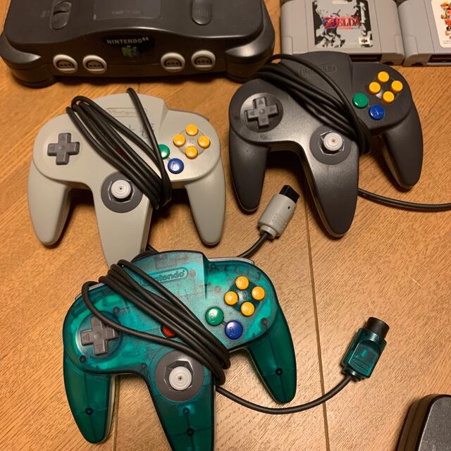 NINTENDO 64(ニンテンドウ64)のニンテンドー64 本体 エンタメ/ホビーのゲームソフト/ゲーム機本体(家庭用ゲーム機本体)の商品写真