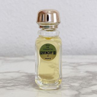 ジバンシィ(GIVENCHY)の美品　廃盤　GIVENCHY　ジバンシー  トロワ オードトワレ　ミニ香水　希少(香水(女性用))