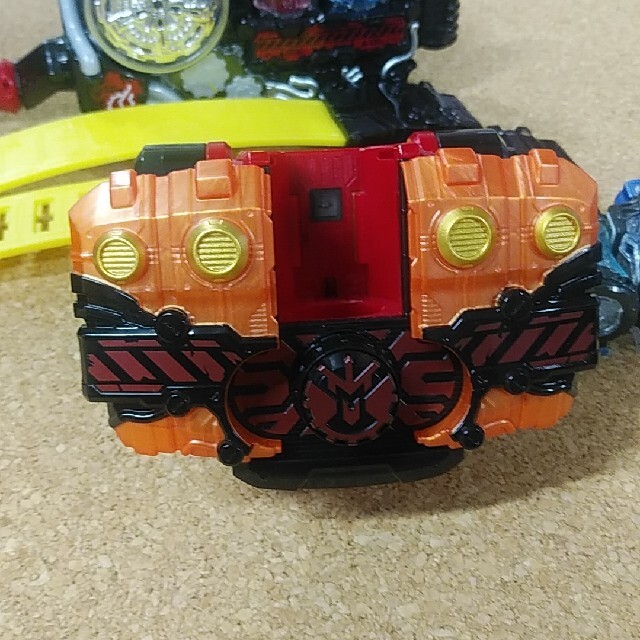 BANDAI(バンダイ)のクワトロ大尉様専用　仮面ライダー⭐ビルドベルト エンタメ/ホビーのフィギュア(特撮)の商品写真