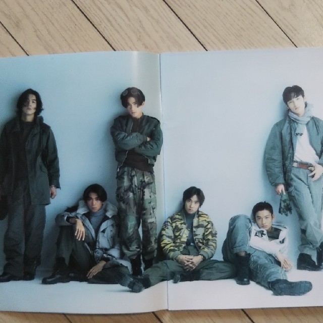 SMAP(スマップ)の【激レア】SMAP ジャニーズ コンサート パンフレット 写真集 2冊セット エンタメ/ホビーのタレントグッズ(アイドルグッズ)の商品写真