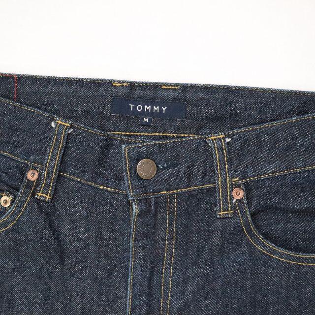 TOMMY HILFIGER(トミーヒルフィガー)のトミー ヒルフィガー バックロゴペイント ストレートジーンズ 濃紺デニム L相当 メンズのパンツ(デニム/ジーンズ)の商品写真
