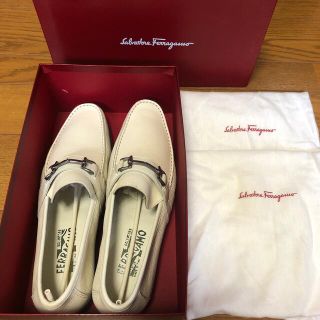 サルヴァトーレフェラガモ(Salvatore Ferragamo)のSalvatore Ferragamo ローファー　メンズ　白(その他)