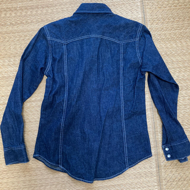 Levi's(リーバイス)のレディース　S 美品　リーバイス　オレンジタブ　長袖デニムシャツ レディースのトップス(シャツ/ブラウス(長袖/七分))の商品写真