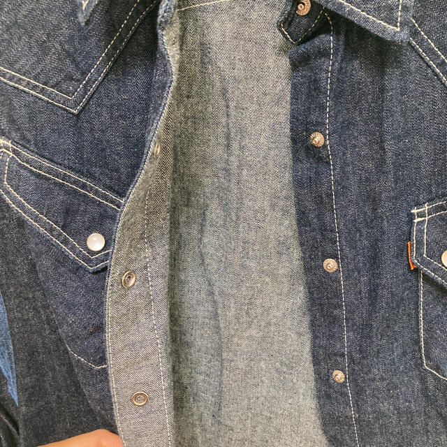 Levi's(リーバイス)のレディース　S 美品　リーバイス　オレンジタブ　長袖デニムシャツ レディースのトップス(シャツ/ブラウス(長袖/七分))の商品写真