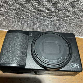 リコー(RICOH)のRICOH GR3 ストラップカメラケース充電器付 GRiiiリコー(コンパクトデジタルカメラ)