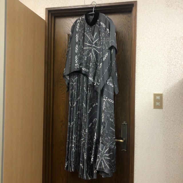 【2022福袋】 sacai - sacai サカイ×Dr.Woo ドクターウー ワンピース サイズ2 新品同様 ロングワンピース/マキシワンピース 【2022福袋】 sacai - sacai サカイ×Dr.Woo ドクターウー ワンピース サイズ2 新品同様 ロングワンピース/マキシワンピース
