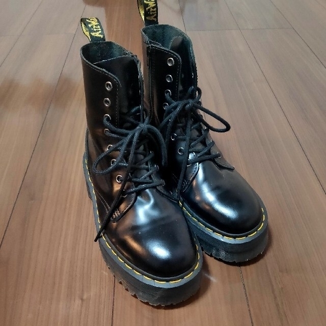 Dr.Martens(ドクターマーチン)のドクターマーチン　Jadon　厚底　8ホール レディースの靴/シューズ(ブーツ)の商品写真