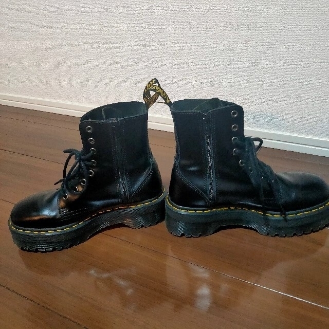 Dr.Martens(ドクターマーチン)のドクターマーチン　Jadon　厚底　8ホール レディースの靴/シューズ(ブーツ)の商品写真