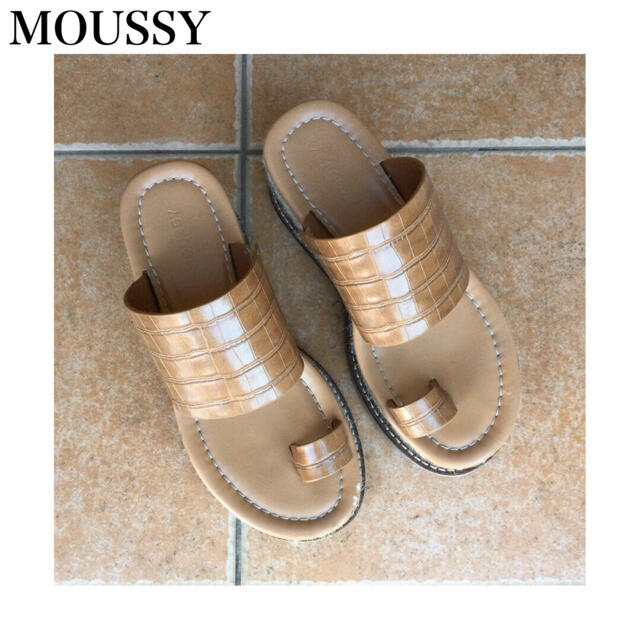 moussy(マウジー)のマウジー厚底サンダル　moussy JUTE SOLE TONG SANDAL レディースの靴/シューズ(サンダル)の商品写真