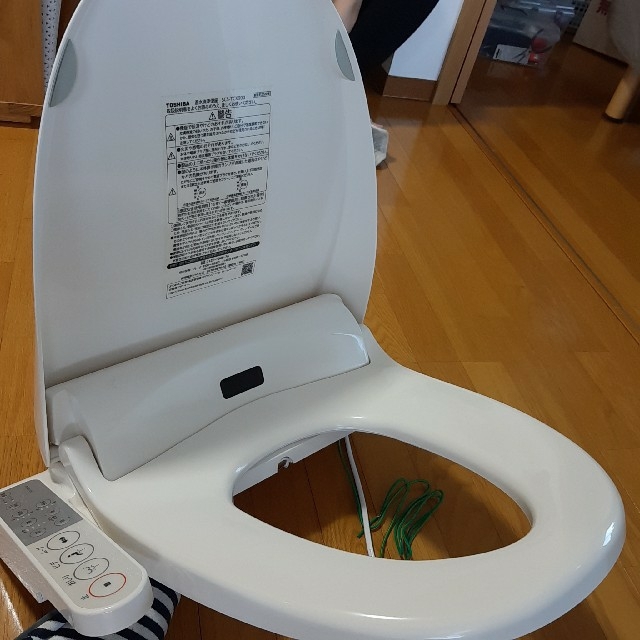 TOSHIBA 東芝 温水洗浄便座 ウォシュレット SCS-TCK900の通販 by tm