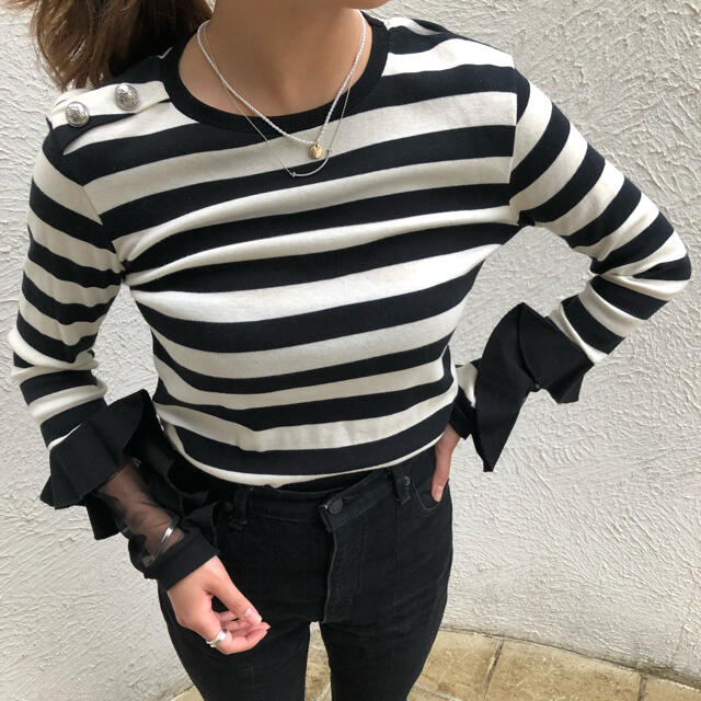 ZARA(ザラ)のほぼ未使用◎ZARAボーダートップス☆フリル　レディース レディースのトップス(Tシャツ(長袖/七分))の商品写真