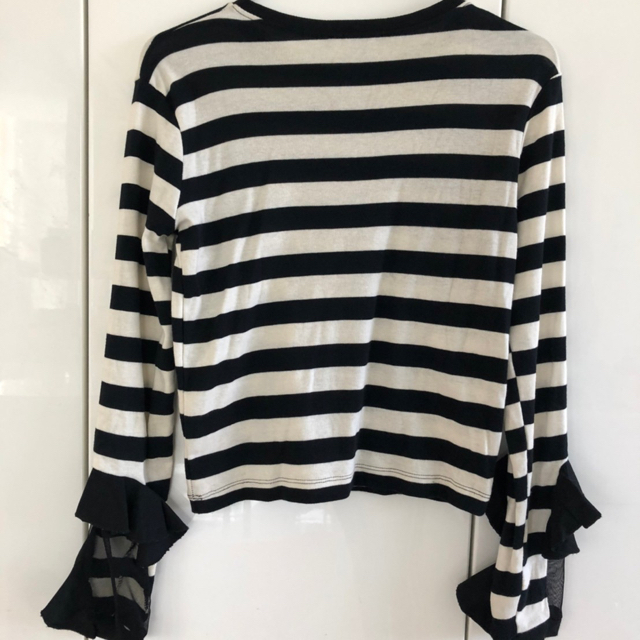 ZARA(ザラ)のほぼ未使用◎ZARAボーダートップス☆フリル　レディース レディースのトップス(Tシャツ(長袖/七分))の商品写真