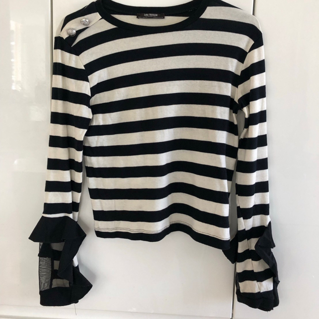 ZARA(ザラ)のほぼ未使用◎ZARAボーダートップス☆フリル　レディース レディースのトップス(Tシャツ(長袖/七分))の商品写真