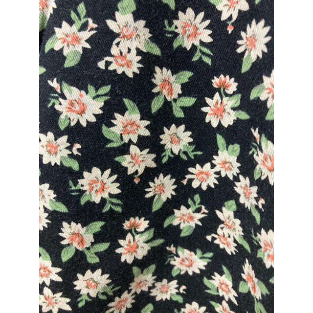 しまむら(シマムラ)のしまむら 花柄パンツ ブラック 黒 ウエスト64～70 レディースのパンツ(カジュアルパンツ)の商品写真